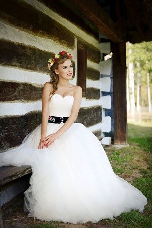 suknia ślubna Pia w wersji folkowej, salon afrodyta